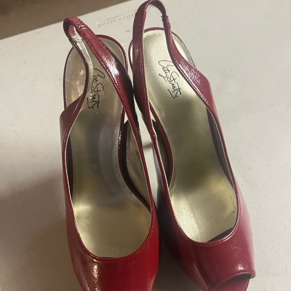 City Streets‎ Red Slingback Heels - Picture 7 of 7